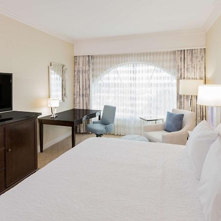 Hampton Inn & Suites South Park At Phillips Place Charlotte Exterior foto