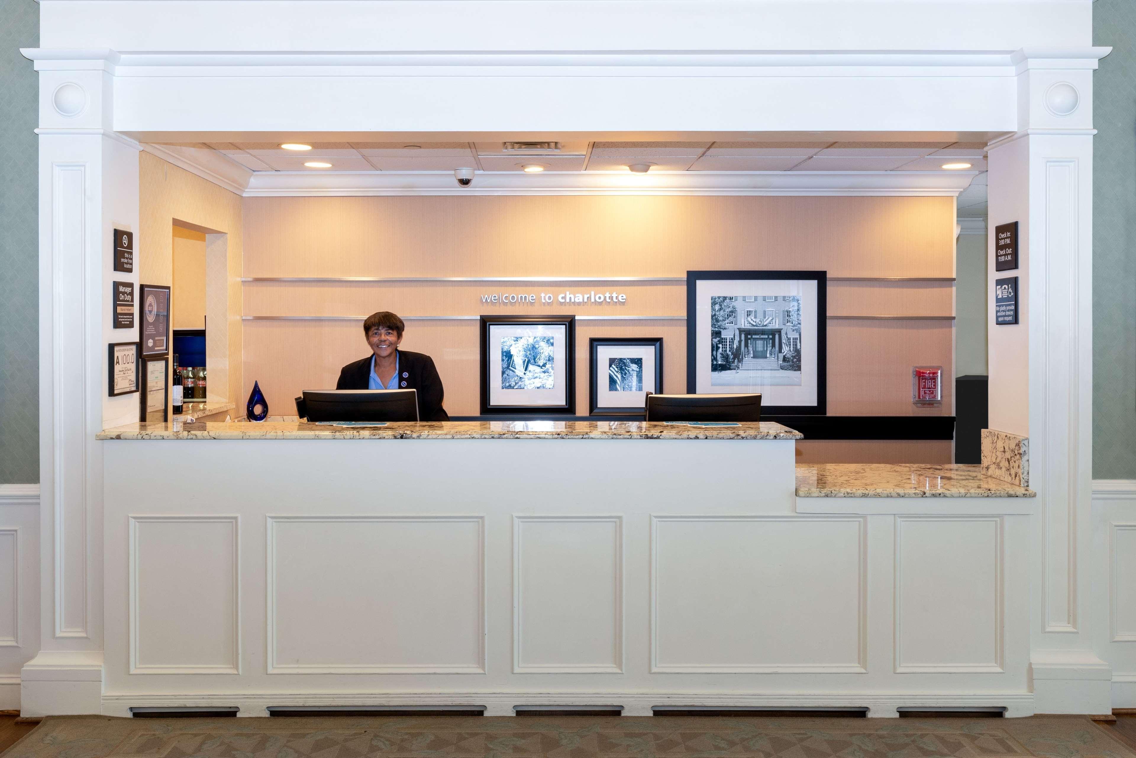 Hampton Inn & Suites South Park At Phillips Place Charlotte Exterior foto