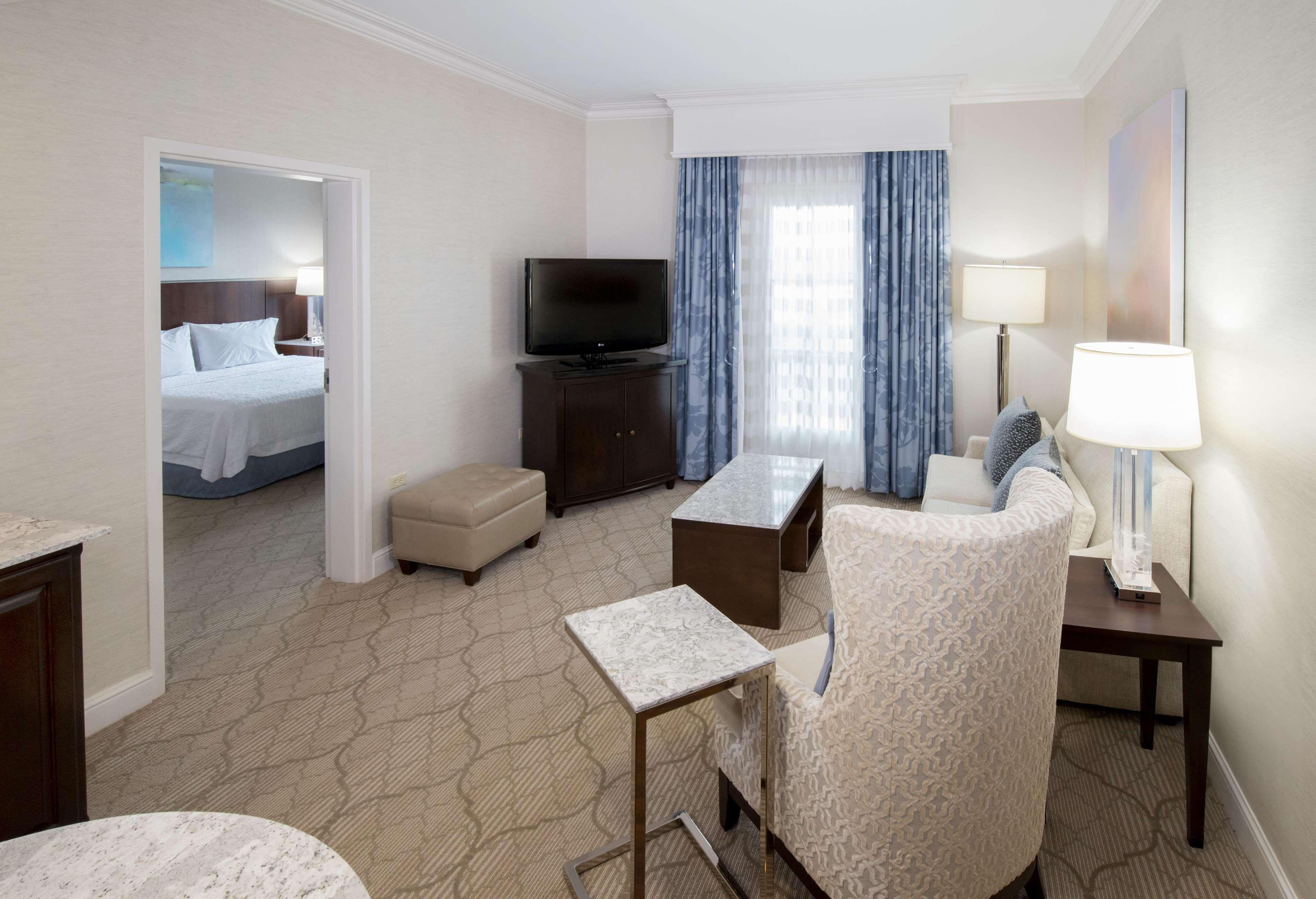 Hampton Inn & Suites South Park At Phillips Place Charlotte Exterior foto