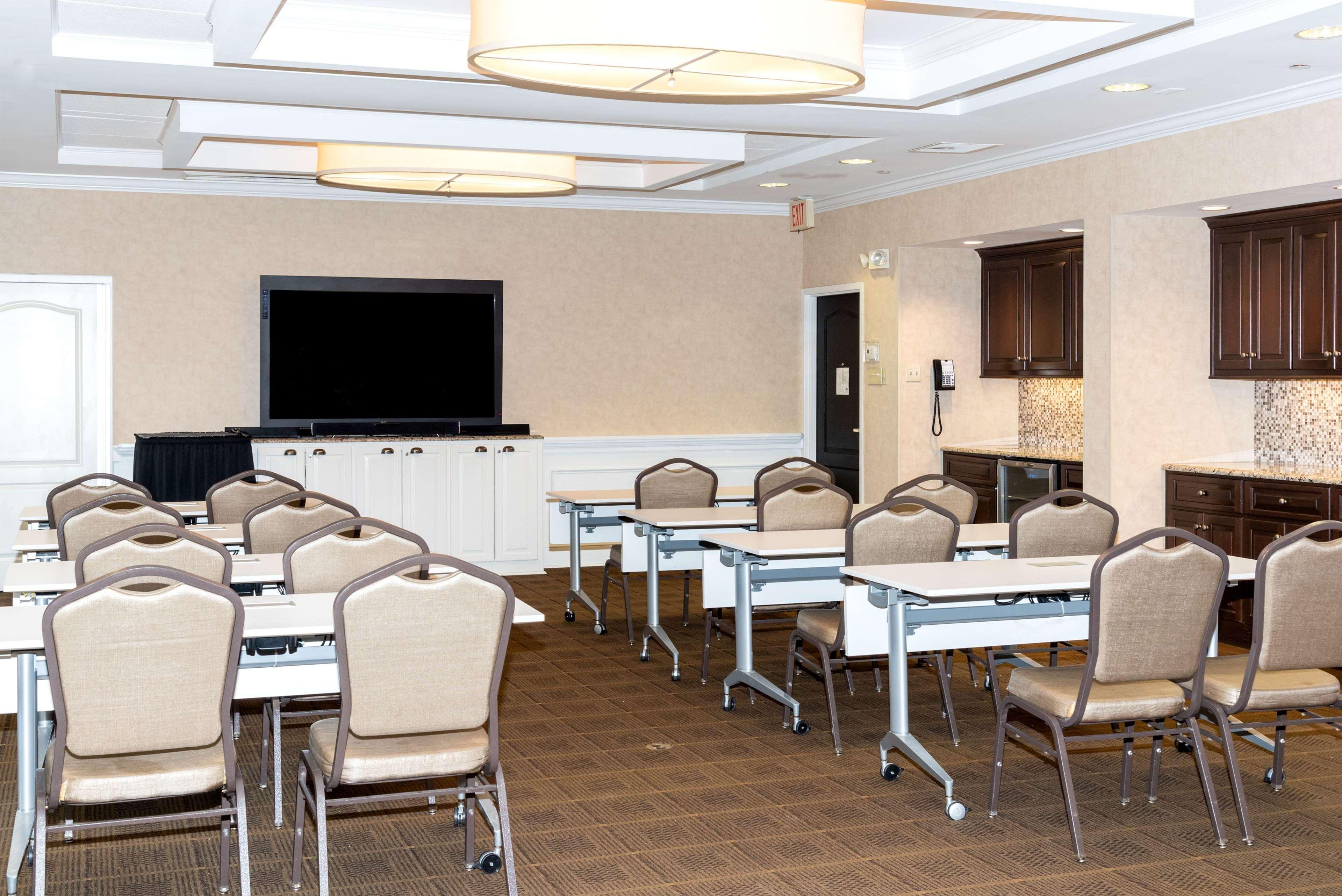 Hampton Inn & Suites South Park At Phillips Place Charlotte Exterior foto